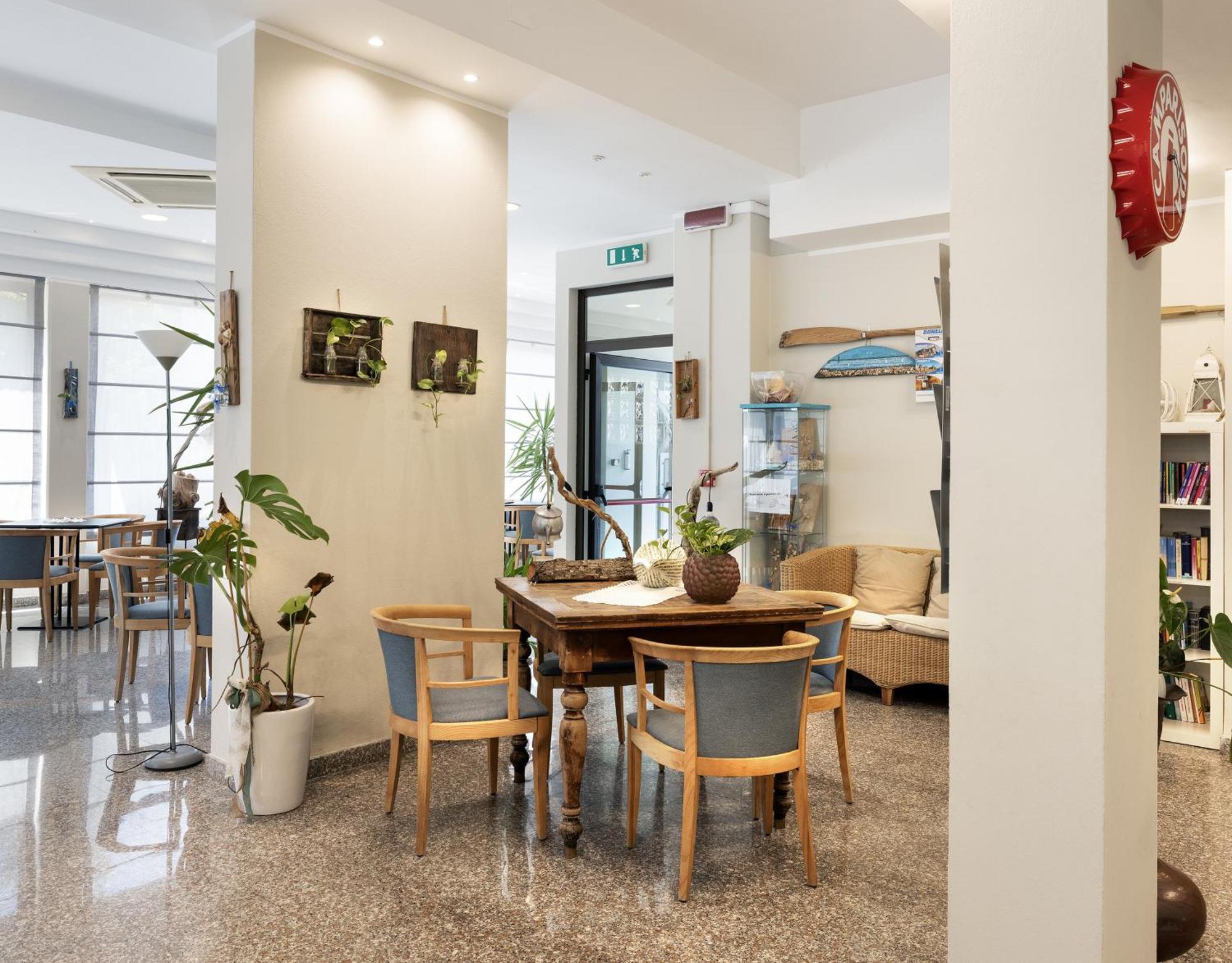 Hotel Buona Fortuna เบลลาเรีย-อีเจอา มารีนา ภายนอก รูปภาพ