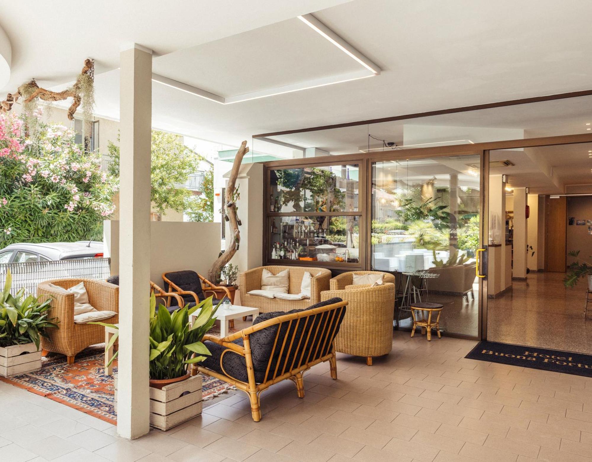 Hotel Buona Fortuna เบลลาเรีย-อีเจอา มารีนา ภายนอก รูปภาพ