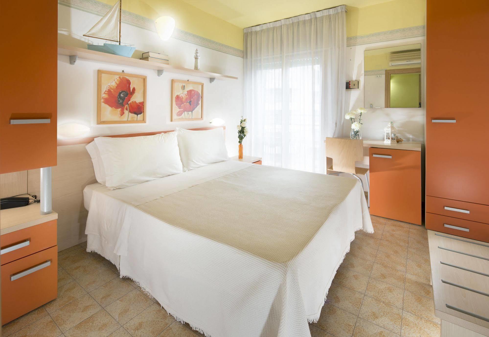 Hotel Buona Fortuna เบลลาเรีย-อีเจอา มารีนา ภายนอก รูปภาพ